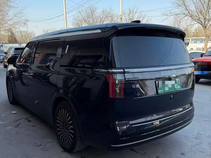 Фото 9 - Zeekr 009