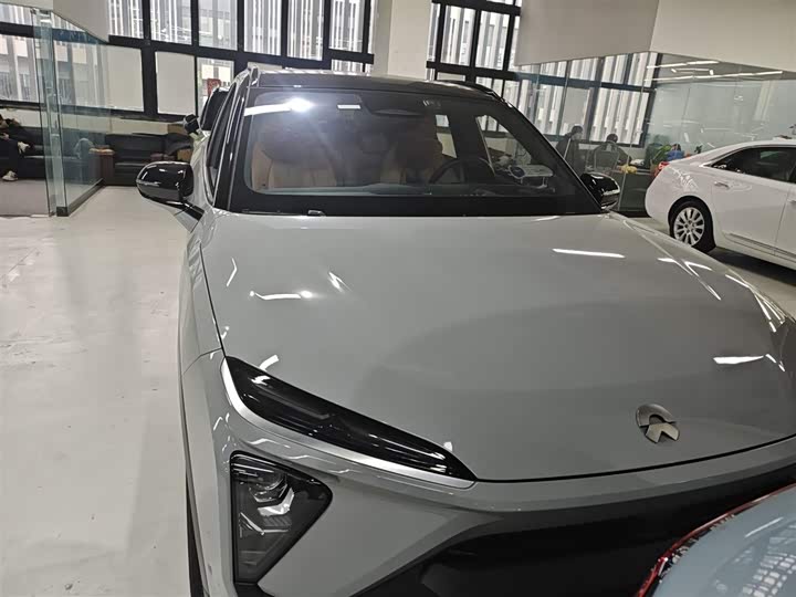 Фото 3 - Nio ES6