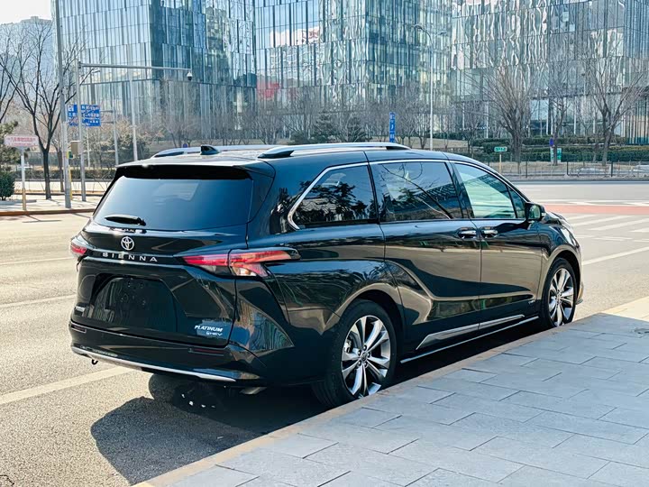 Фото 4 - Toyota Sienna