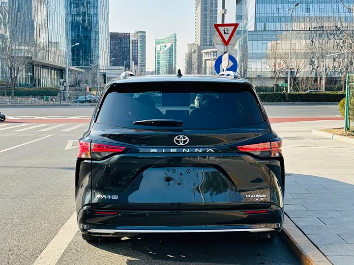 Фото 5 - Toyota Sienna