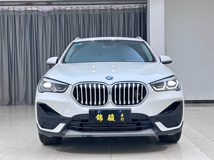 Фото 2 - BMW X1