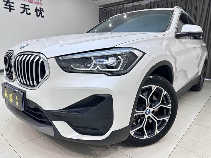 Фото 8 - BMW X1