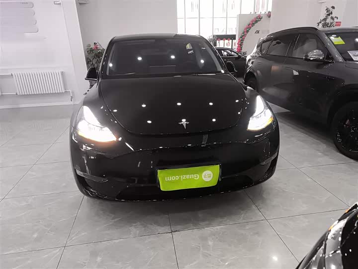 Фото 3 - Tesla Model Y