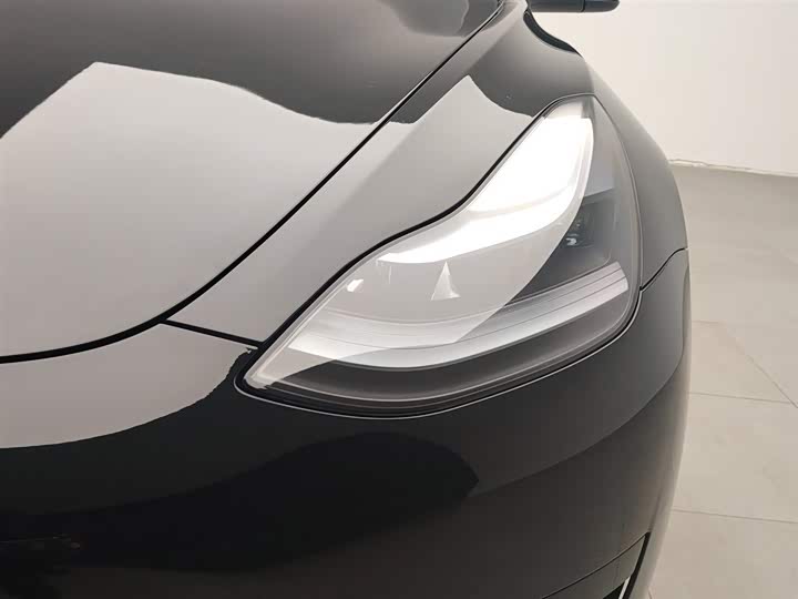 Фото 7 - Tesla Model 3