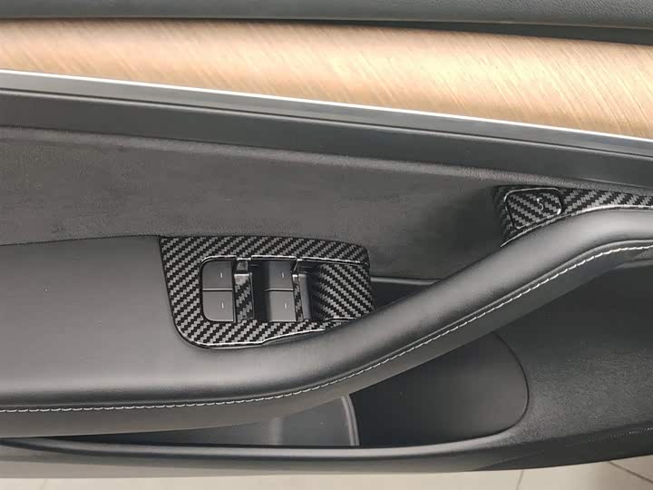 Фото 9 - Tesla Model 3