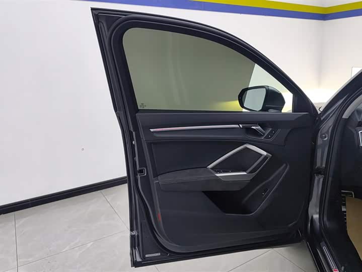 Фото 7 - Audi Q3