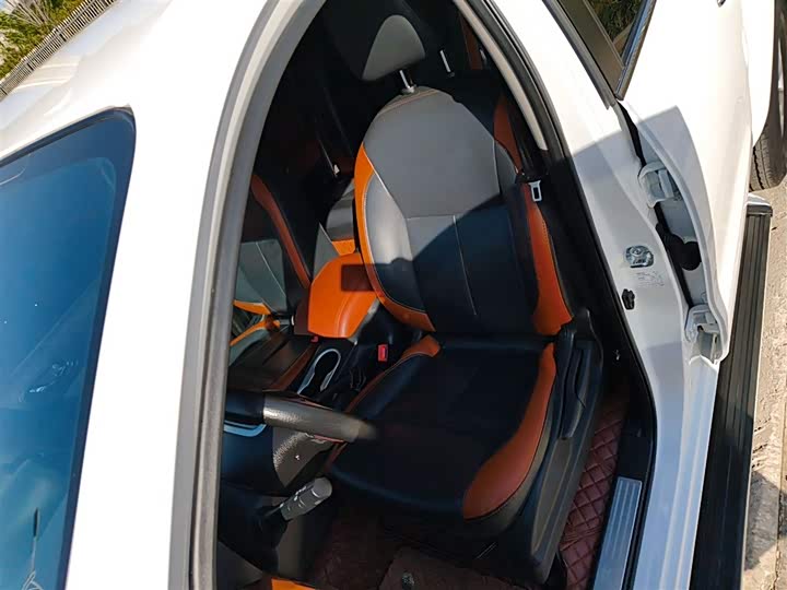 Фото 7 - Dongfeng Rich 6