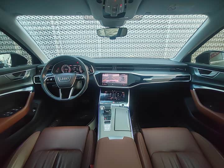 Фото 5 - Audi A6L