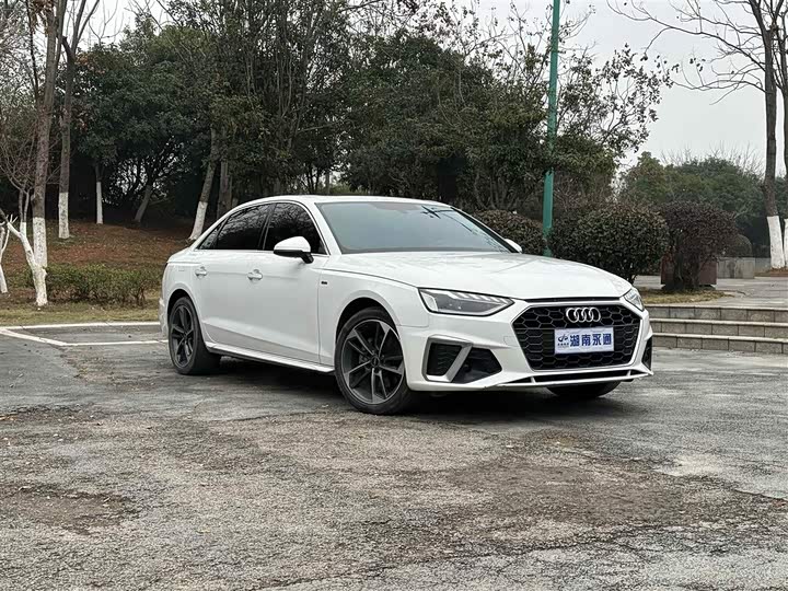 Фото 3 - Audi A4L