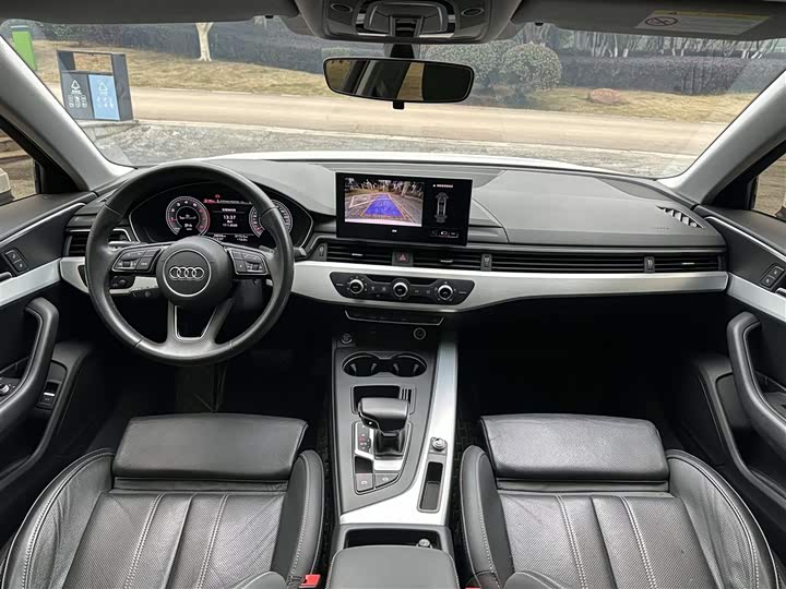 Фото 5 - Audi A4L