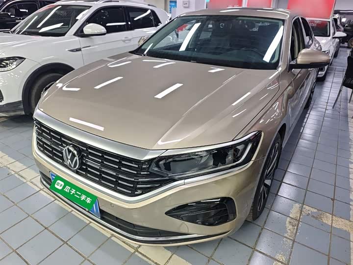 Фото 2 - Volkswagen Passat