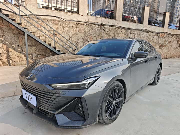 Фото 1 - Changan UNI-V