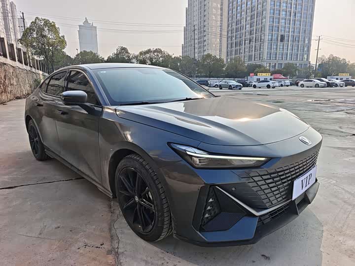 Фото 3 - Changan UNI-V