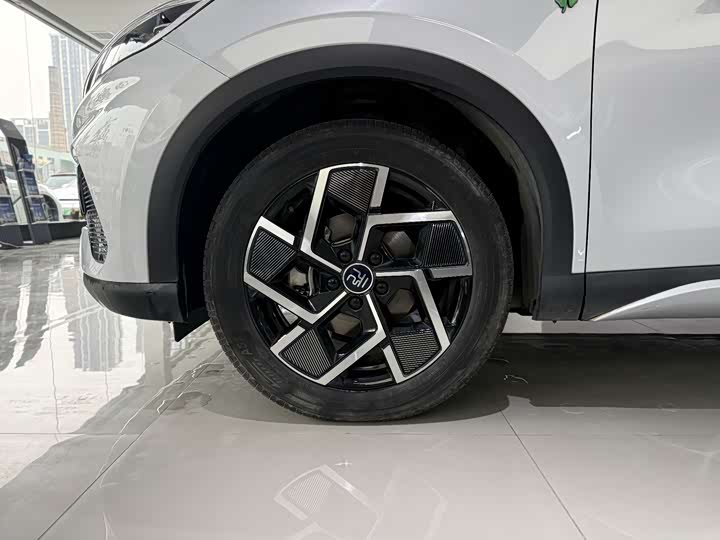 Фото 2 - BYD Yuan Plus