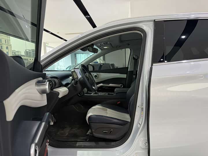 Фото 4 - BYD Yuan Plus