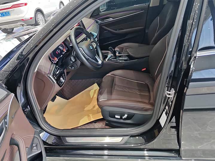 Фото 9 - BMW 5 Series