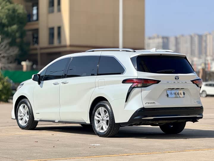 Фото 5 - Toyota Sienna