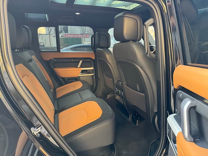 Фото 8 - Land Rover Defender