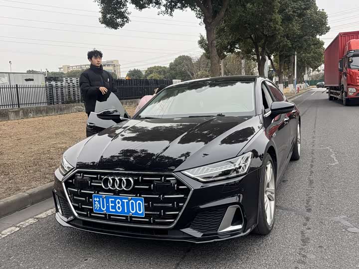 Фото 1 - Audi A7L