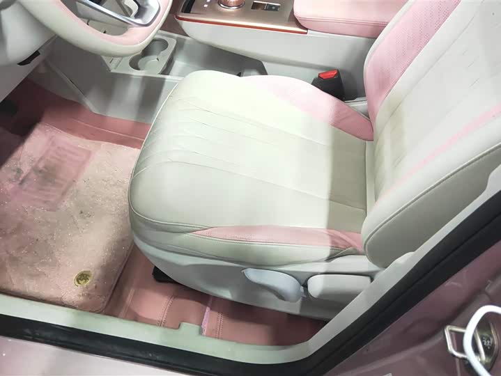 Фото 9 - Geely Geometry E Firefly