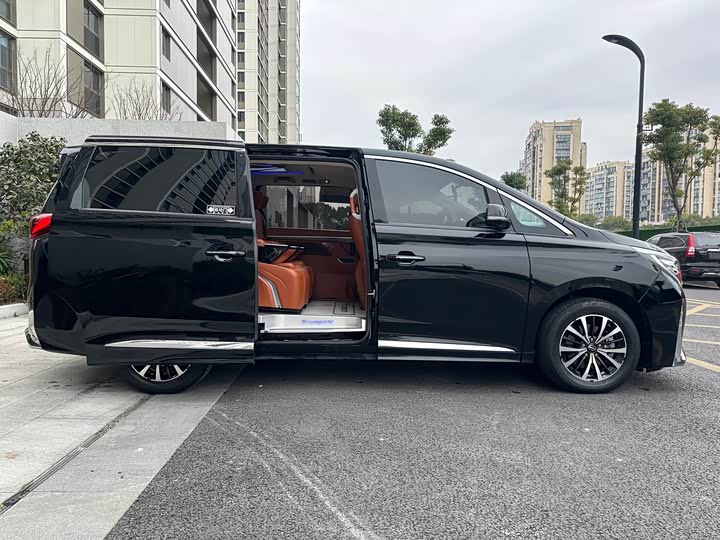 Фото 5 - GAC Trumpchi M8