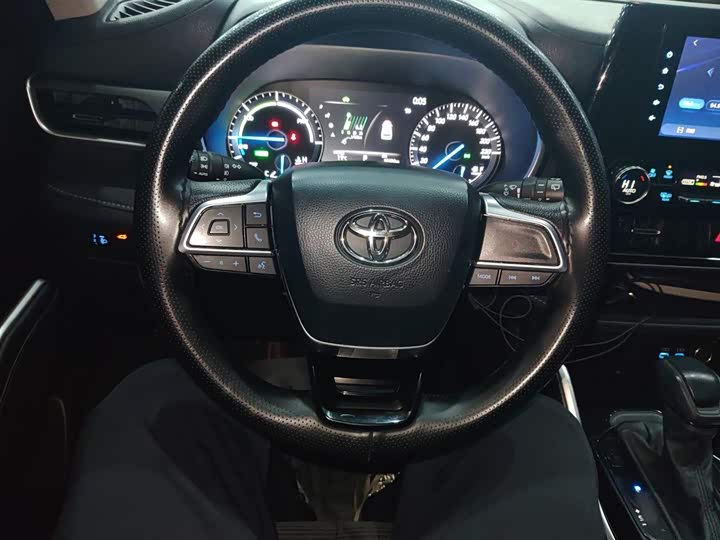 Фото 4 - Toyota Highlander