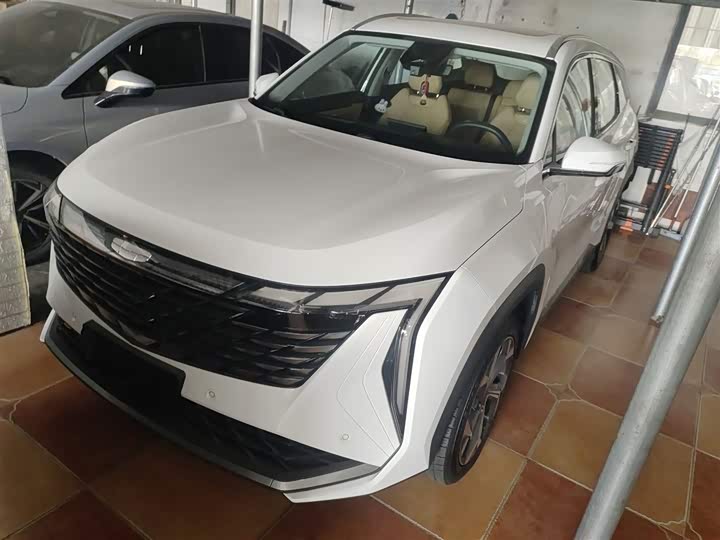 Фото 1 - Geely Atlas L