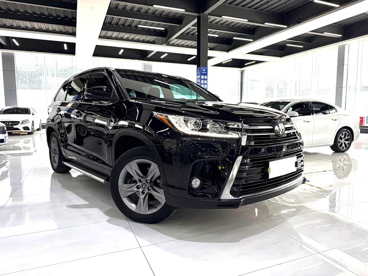 Фото 1 - Toyota Highlander