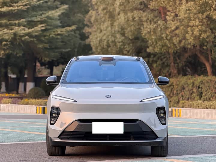 Фото 2 - Nio ES8