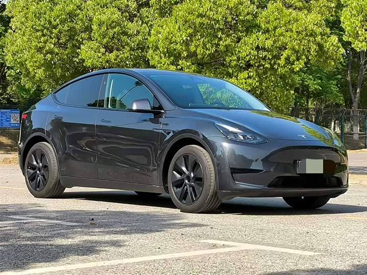 Фото 3 - Tesla Model Y