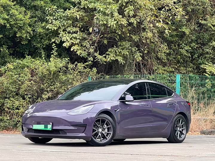 Фото 1 - Tesla Model 3