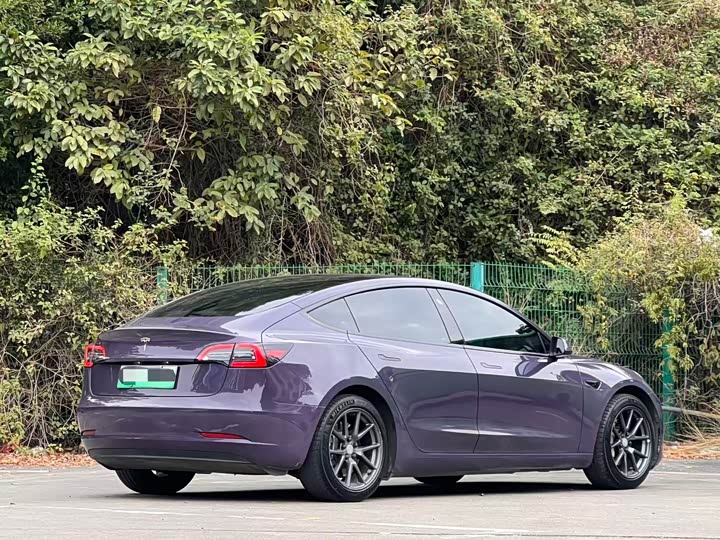 Фото 6 - Tesla Model 3