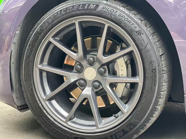 Фото 8 - Tesla Model 3