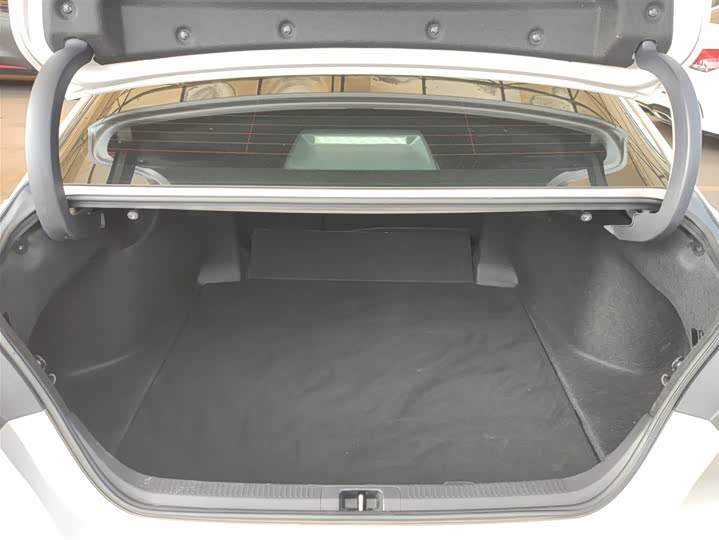 Фото 9 - Toyota Camry