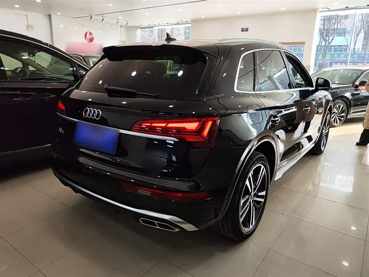 Фото 7 - Audi Q5L