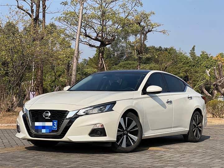 Фото 1 - Nissan Teana