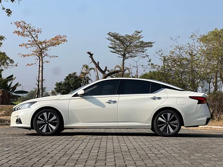 Фото 4 - Nissan Teana