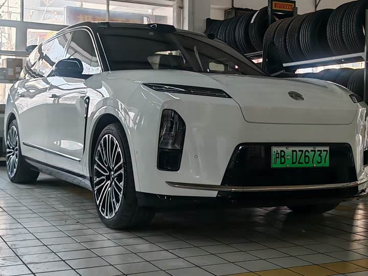 Фото 1 - Nio ES8