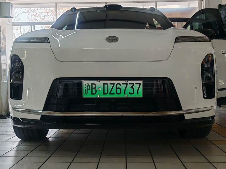 Фото 2 - Nio ES8