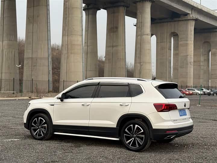 Фото 3 - Volkswagen Tharu