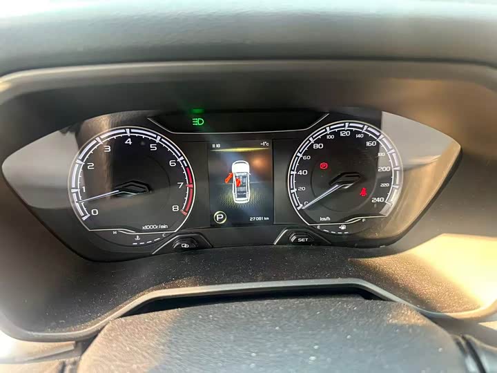 Фото 6 - Geely Vision X6