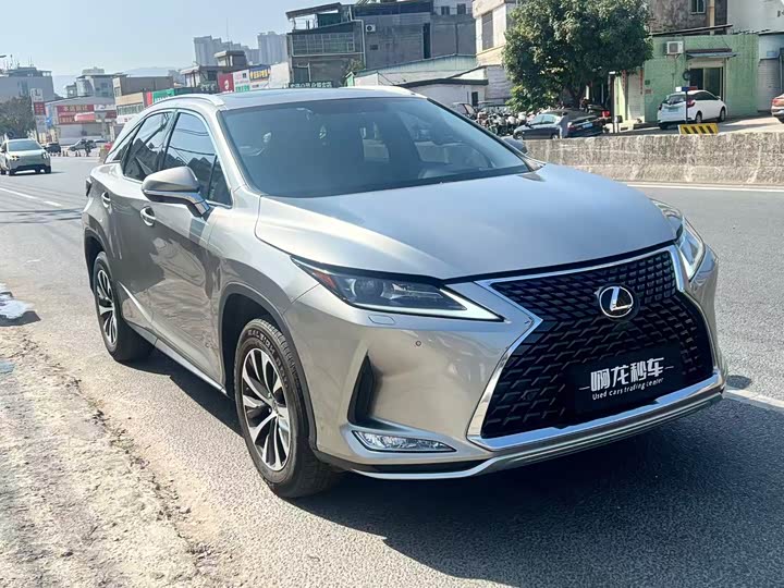 Фото 3 - Lexus RX