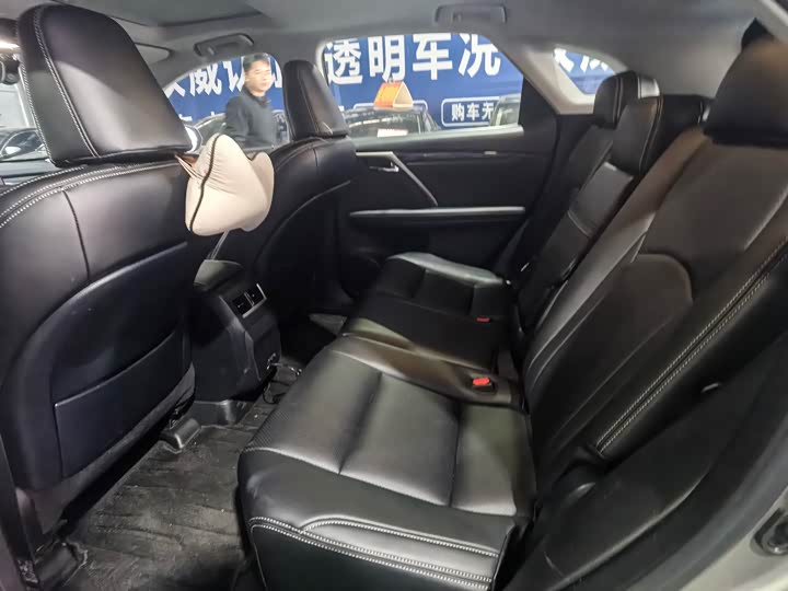 Фото 5 - Lexus RX