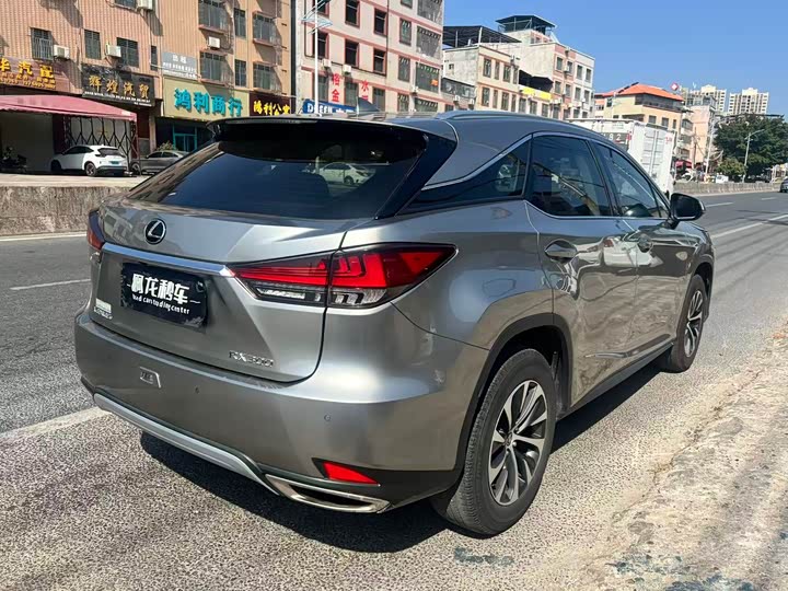 Фото 7 - Lexus RX