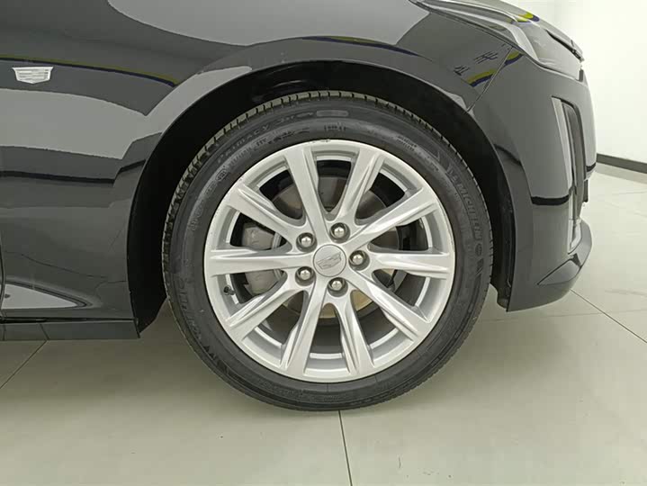 Фото 6 - Cadillac CT5