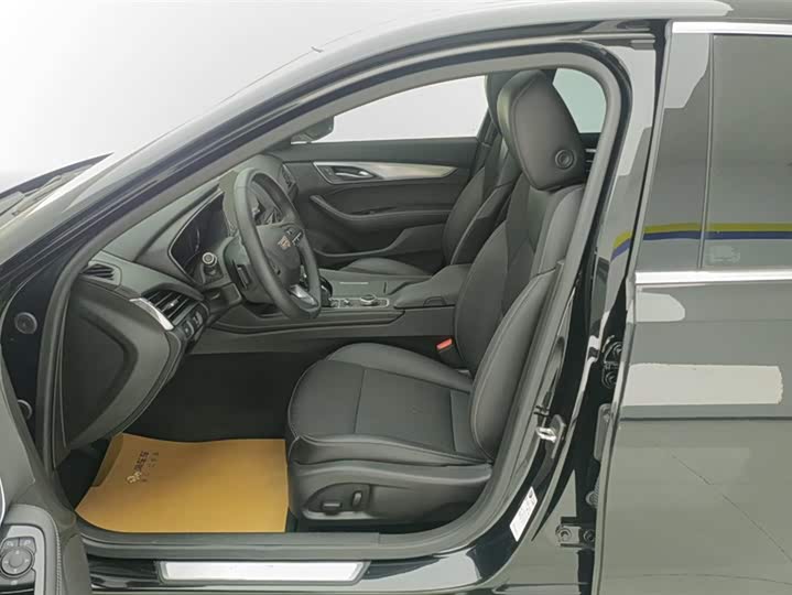 Фото 9 - Cadillac CT5