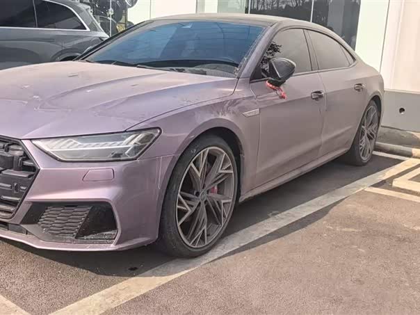 Фото 4 - Audi A7L