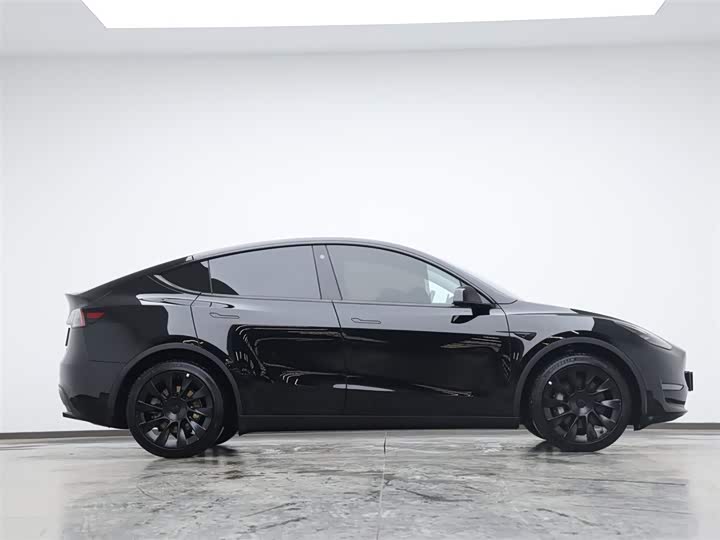Фото 6 - Tesla Model Y
