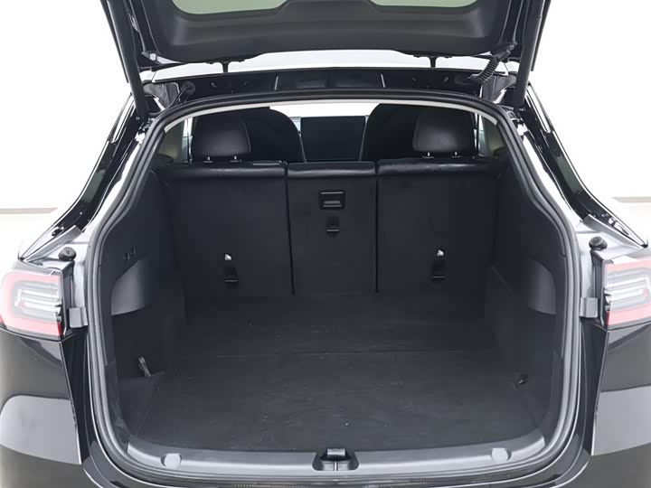 Фото 8 - Tesla Model Y