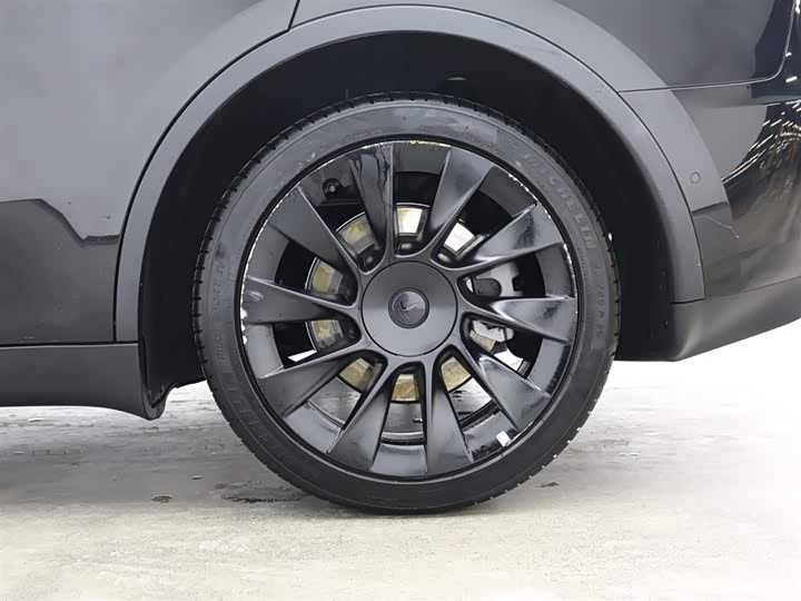 Фото 9 - Tesla Model Y